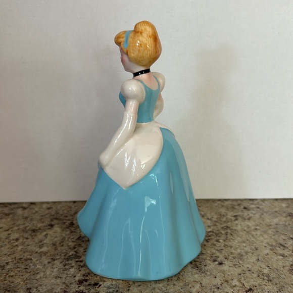 Vintage Disney Cinderella Figurine - Picture 3 of 9